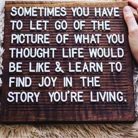 Biggest sale of the year happening now🎉🎉 - Picture 2 of 5